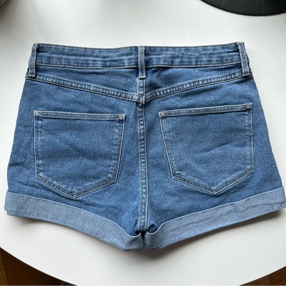NWOT H&M Cuffed Denim Jean Short - Picture 2 of 9